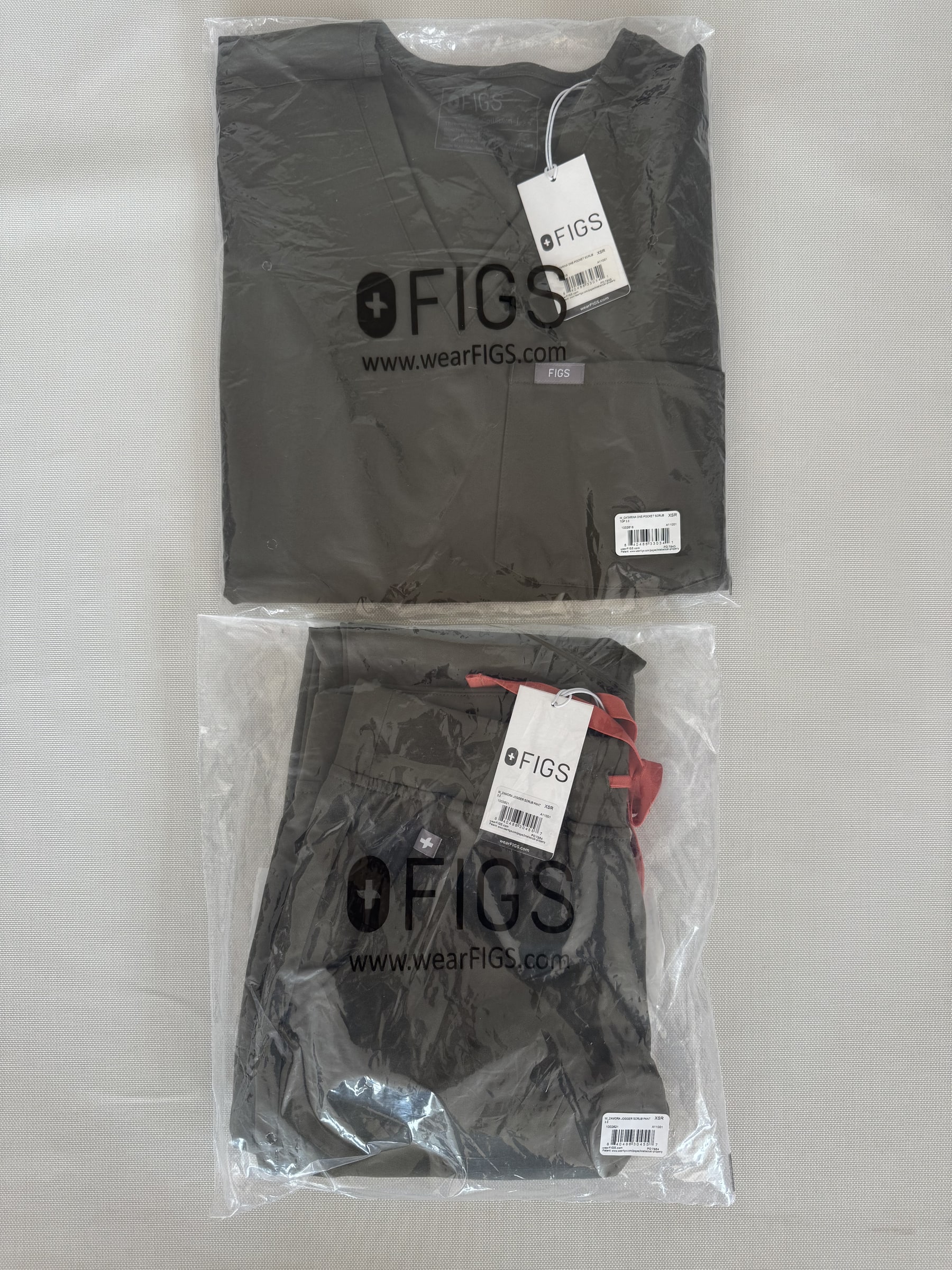FIGS Female Scrubs Set (top and bottom) - Spruce, X Small