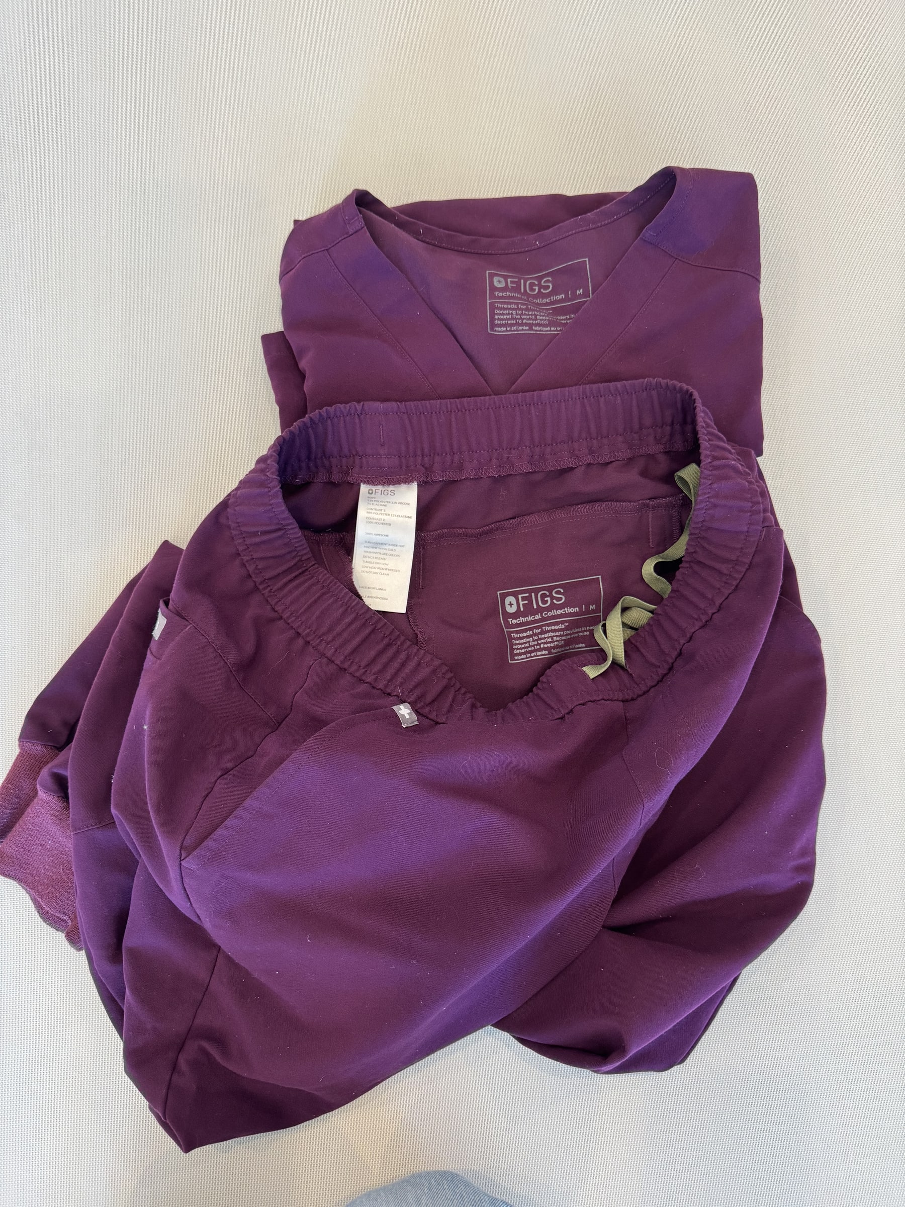 FIGS Male Scrubs Set (top and bottom) - Deep Purple, Medium: Set (Size M)