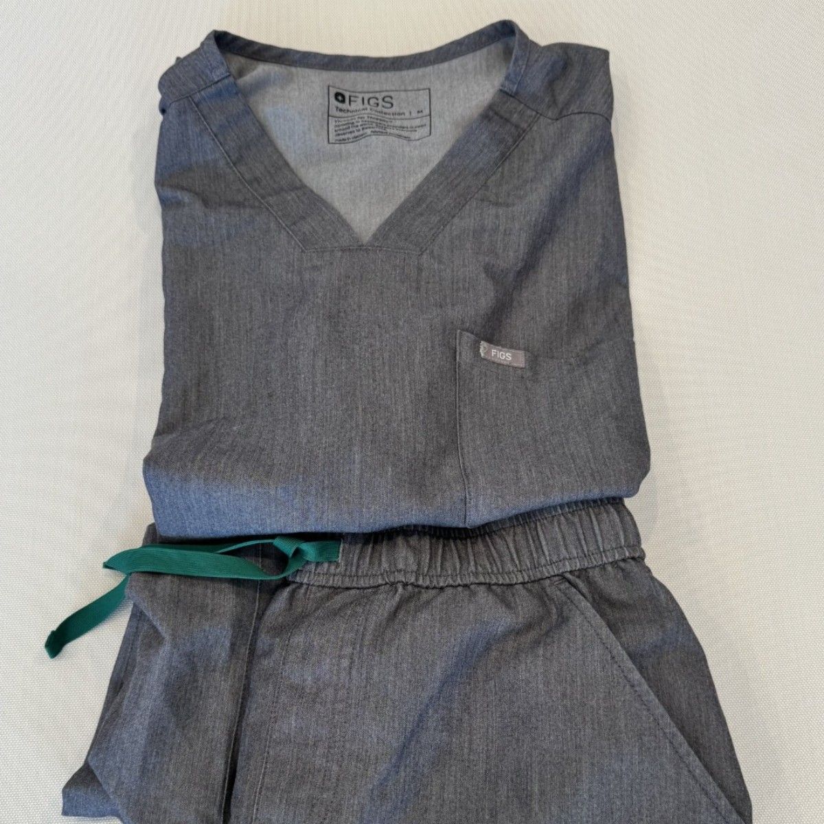 FIGS Male Scrubs Top - Slate, Small